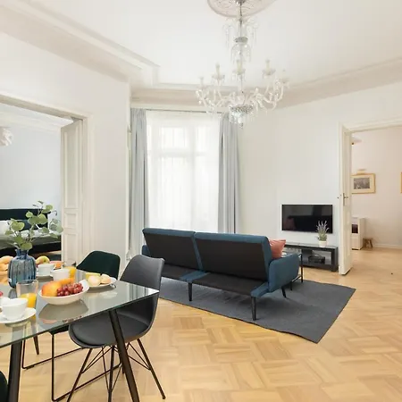 Marszalkowska 58 - Classy Two Bedroom With Balcony By Renters 아파트 바르샤바