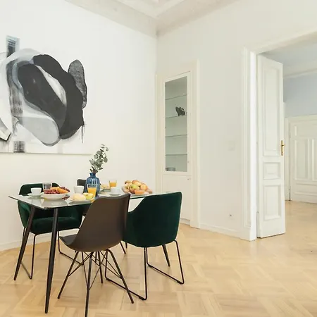 Апартаменты Marszalkowska 58 - Classy Two Bedroom With Balcony By Renters *